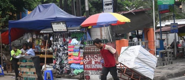 Indonesia economy shrinks for fourth straight quarter
